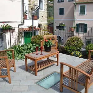 Monolocale Con Giardino E Parcheggio Privato Citra Zero Zero Ottanta Trentuno Lt 0281 Appartamento